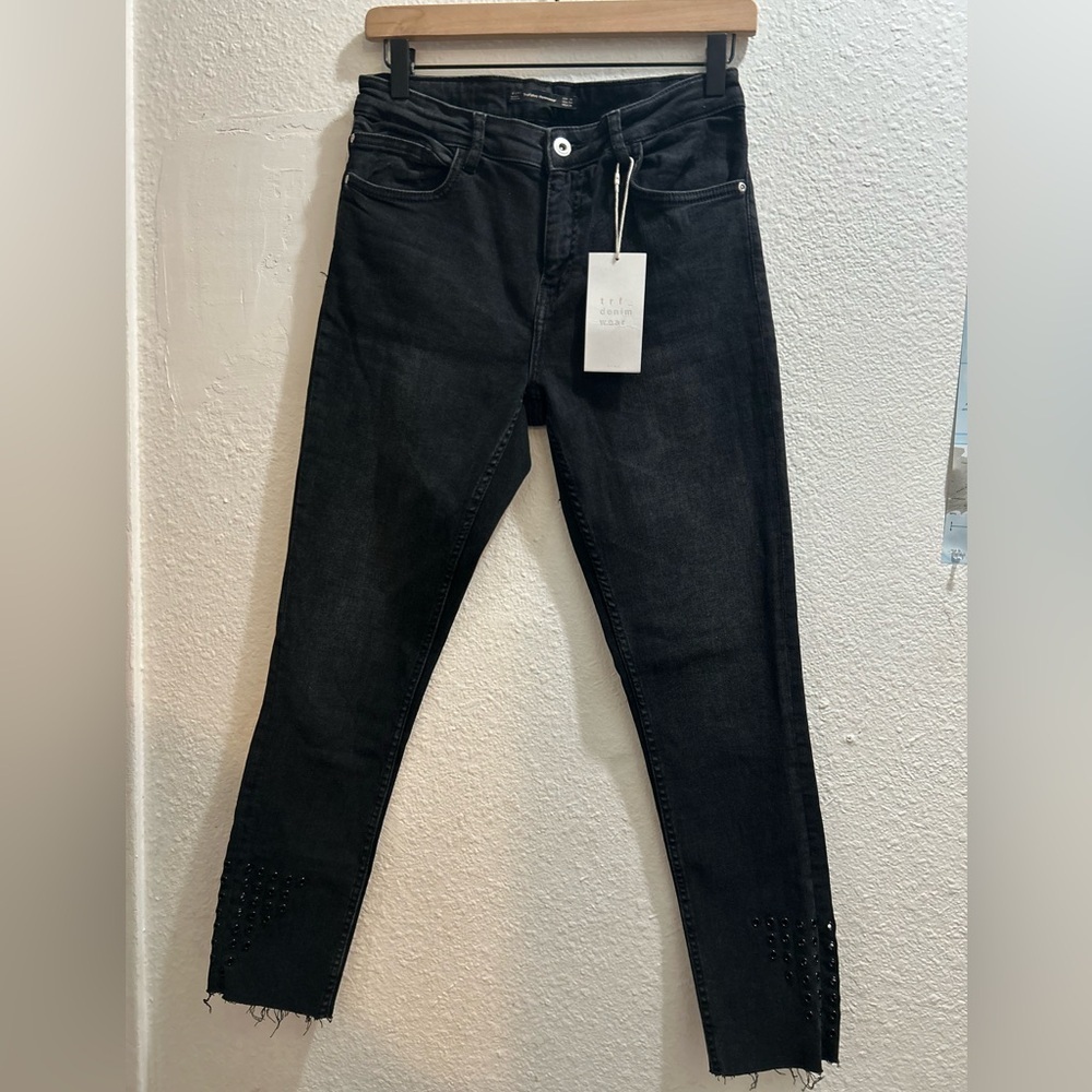 ZARA TRF Denim Wear Black Grommet Hem Jeans size 4